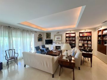 https://cdn.resales-online.com/public/76cahlr3vj/properties/435452b4974611ef84cf0217bc231ef4/w1200/6-241328e1bcc9c0d8ce1222beb6c967a8.jpg?v=1730354950