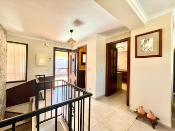 https://cdn.resales-online.com/public/lpmvx8mnt1/properties/5500b75029eb11f0ad0102e0405b089b/w1200/6-241328e1bcc9c0d8ce1222beb6c967a8.jpg?v=1746483103