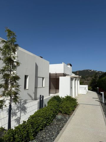 https://cdn.resales-online.com/public/rvs13dstz7/properties/804c2e85284911f0ad0102e0405b089b/w1200/29-7c2f312881aea9bbe9ddaeb9640e2c9a.jpg?v=1746299742