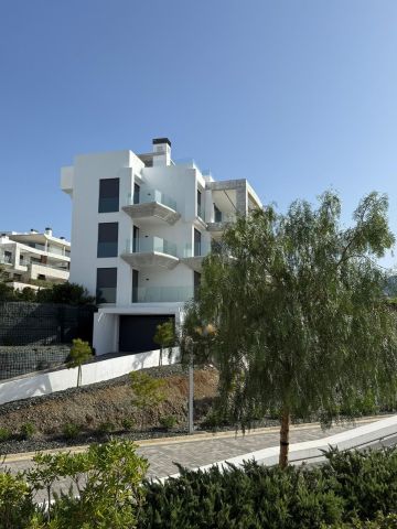 https://cdn.resales-online.com/public/rvs13dstz7/properties/804c2e85284911f0ad0102e0405b089b/w1200/32-e7f90ea5feef5e01d64d74d6b6d8a834.jpg?v=1746299742