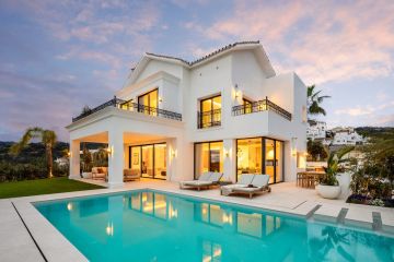 https://cdn.resales-online.com/public/vj79r8sgv9/properties/63a69f2e2b2e11f0ad0102e0405b089b/w1200/2-5bd7b9d04b45e33852eaf0ec6670150d.jpg?v=1746619026