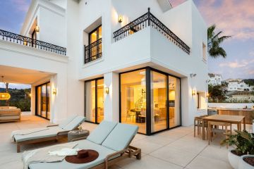 https://cdn.resales-online.com/public/vj79r8sgv9/properties/63a69f2e2b2e11f0ad0102e0405b089b/w1200/30-5e8634ec9576c9ad4825a6dec5b5d375.jpg?v=1746619026