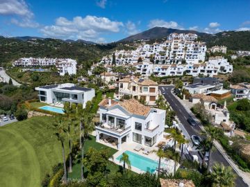 https://cdn.resales-online.com/public/vj79r8sgv9/properties/63a69f2e2b2e11f0ad0102e0405b089b/w1200/31-5e8b9eb86a2d455eeaf43a7bbf3ccd12.jpg?v=1746619026
