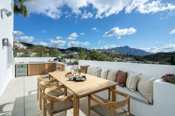https://cdn.resales-online.com/public/vj79r8sgv9/properties/63a69f2e2b2e11f0ad0102e0405b089b/w1200/4-c23c0f86247804fa50226aecd8b0b2c8.jpg?v=1746619026