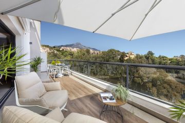 https://cdn.resales-online.com/public/uef44a61k2/properties/091305212a7e11f0ad0102e0405b089b/w1200/13-5fd73dea700db77384c091ca9818b1a9.jpg?v=1746542227