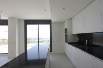 https://cdn.resales-online.com/public/lox6jskat9/properties/4fad917925f311f0ad0102e0405b089b/w1200/14-d70dc3102c00d7be0e872dfe1c1f86d7.jpg?v=1746042697