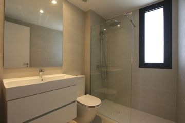 https://cdn.resales-online.com/public/lox6jskat9/properties/4fad917925f311f0ad0102e0405b089b/w1200/29-7c2f312881aea9bbe9ddaeb9640e2c9a.jpg?v=1746042697
