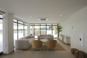 https://cdn.resales-online.com/public/lox6jskat9/properties/4fad917925f311f0ad0102e0405b089b/w1200/48-995152433a6d9da26e318d14b54534ba.jpg?v=1746042697