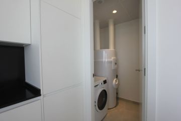 https://cdn.resales-online.com/public/lox6jskat9/properties/4fad917925f311f0ad0102e0405b089b/w1200/8-e64a9055bba3e77ac8aca3b893cdf826.jpg?v=1746042697