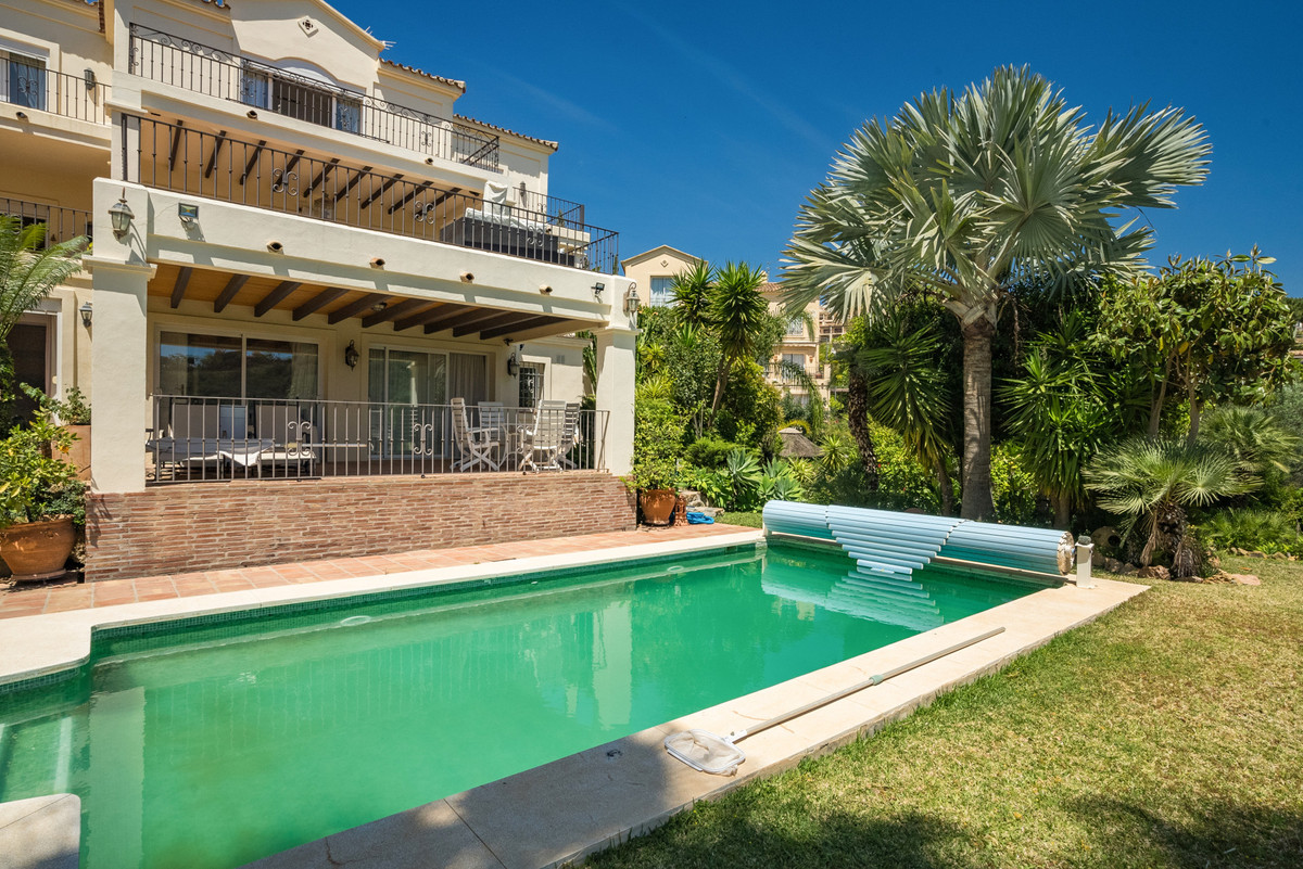 https://cdn.resales-online.com/public/jja1jz8h5h/properties/0af6106c2bc211f0ad0102e0405b089b/w1200/1-7980e48d732b6fc85c14b43b94d2aa54.jpg?v=1746680885