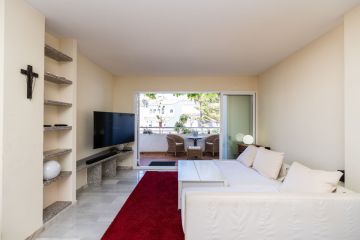https://cdn.resales-online.com/public/acvnpkvvsf/properties/5dae16132b3211f0ad0102e0405b089b/w1200/14-d70dc3102c00d7be0e872dfe1c1f86d7.jpg?v=1746619394