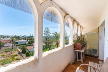 https://cdn.resales-online.com/public/acvnpkvvsf/properties/5dae16132b3211f0ad0102e0405b089b/w1200/8-e64a9055bba3e77ac8aca3b893cdf826.jpg?v=1746619394