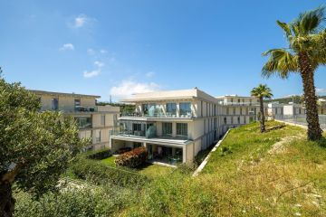 https://cdn.resales-online.com/public/xxoexdmvjv/properties/bacbc9e025ac11f0ad0102e0405b089b/w1200/22-bcf8e6250e0bab365f900a8ac31ac040.jpg?v=1746013292