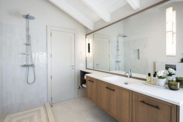 https://cdn.resales-online.com/public/vj79r8sgv9/properties/ba5effb11ea111f0ad0102e0405b089b/w1200/9-467d0cee5b725f3ef65f102a0c2e69c0.jpg?v=1746791228
