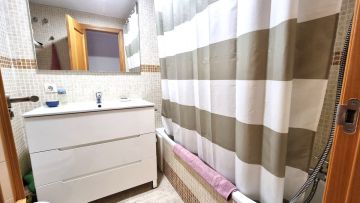 https://cdn.resales-online.com/public/1op5nr1ymv/properties/20ebaff2145d11f08cfb02e0405b089b/w1200/38-9b9a71c4c46e127e5c6f91a74b158396.jpg?v=1746733657