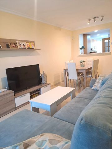 https://cdn.resales-online.com/public/1op5nr1ymv/properties/20ebaff2145d11f08cfb02e0405b089b/w1200/4-c23c0f86247804fa50226aecd8b0b2c8.jpg?v=1746733657