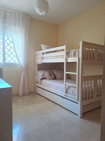 https://cdn.resales-online.com/public/1op5nr1ymv/properties/20ebaff2145d11f08cfb02e0405b089b/w1200/43-a8f5d713bac48f35147f2e8bcee96193.jpg?v=1746733657