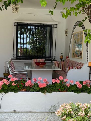 https://cdn.resales-online.com/public/l5qiehb852/properties/f09c9e4d2f2511f0ad0102e0405b089b/w1200/11-20939a0134ad724a8cb2a801094d15a4.jpg?v=1747077420