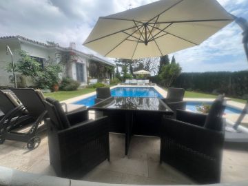 https://cdn.resales-online.com/public/l5qiehb852/properties/f09c9e4d2f2511f0ad0102e0405b089b/w1200/19-d0ed7da2012a09046d307c195d98e7d6.jpg?v=1747077420