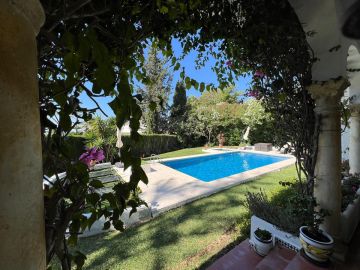 https://cdn.resales-online.com/public/l5qiehb852/properties/f09c9e4d2f2511f0ad0102e0405b089b/w1200/29-7c2f312881aea9bbe9ddaeb9640e2c9a.jpg?v=1747296937