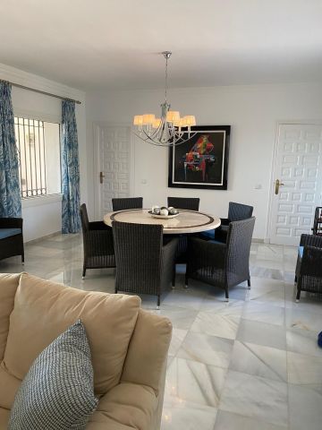 https://cdn.resales-online.com/public/l5qiehb852/properties/f09c9e4d2f2511f0ad0102e0405b089b/w1200/4-c23c0f86247804fa50226aecd8b0b2c8.jpg?v=1747077420