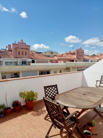 https://cdn.resales-online.com/public/tr8m485cep45biez/properties/d8fe7eb92d1611f0ad0102e0405b089b/w1200/10-bb915d1cb19341576dcdc994b81ab9c5.jpg?v=1746827775