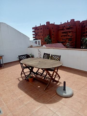 https://cdn.resales-online.com/public/tr8m485cep45biez/properties/d8fe7eb92d1611f0ad0102e0405b089b/w1200/11-20939a0134ad724a8cb2a801094d15a4.jpg?v=1746827775
