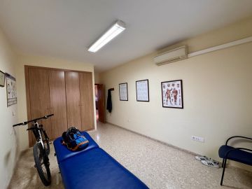 https://cdn.resales-online.com/public/tr8m485cep45biez/properties/d8fe7eb92d1611f0ad0102e0405b089b/w1200/19-d0ed7da2012a09046d307c195d98e7d6.jpg?v=1746827775
