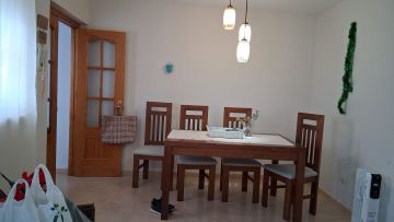 https://cdn.resales-online.com/public/tr8m485cep45biez/properties/d8fe7eb92d1611f0ad0102e0405b089b/w1200/21-2c707e7c511429b4f8ec4ee5f221ddb6.jpg?v=1746827775