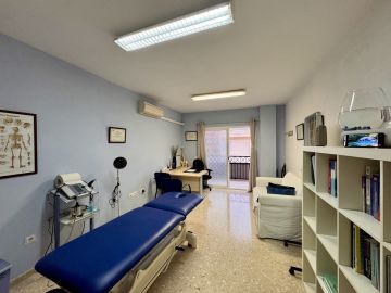 https://cdn.resales-online.com/public/tr8m485cep45biez/properties/d8fe7eb92d1611f0ad0102e0405b089b/w1200/23-79897b85162c6a486c7a4d1eb46924dd.jpg?v=1747601949
