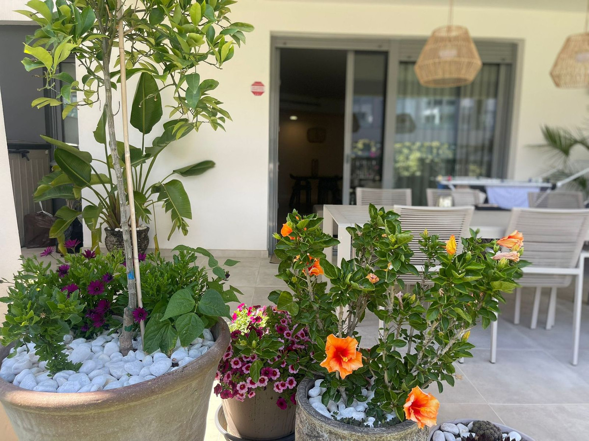 https://cdn.resales-online.com/public/qi5bbadty4/properties/81a49684301711f0ad0102e0405b089b/w1200/1-7980e48d732b6fc85c14b43b94d2aa54.jpg?v=1747224120