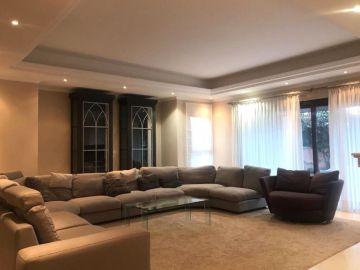 https://cdn.resales-online.com/public/68phfbom2h/properties/11099a422fc311f0ad0102e0405b089b/w1200/12-53013098fcab6c38b1379cd33298e050.jpg?v=1747230118