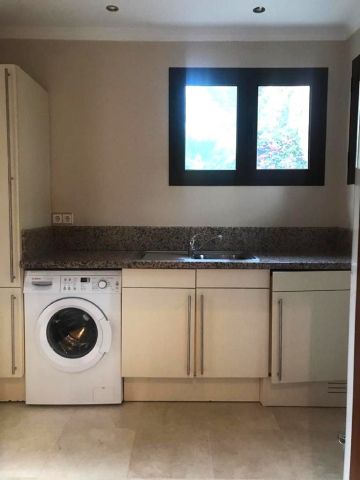 https://cdn.resales-online.com/public/68phfbom2h/properties/11099a422fc311f0ad0102e0405b089b/w1200/18-cc72f169493c096e712837ff5d8b6e41.jpg?v=1747230118
