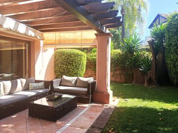 https://cdn.resales-online.com/public/68phfbom2h/properties/11099a422fc311f0ad0102e0405b089b/w1200/20-d1f7658cbe4ba6cd8666fec30fba80ad.jpg?v=1747230118