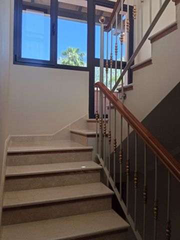 https://cdn.resales-online.com/public/68phfbom2h/properties/11099a422fc311f0ad0102e0405b089b/w1200/23-79897b85162c6a486c7a4d1eb46924dd.jpg?v=1747230118