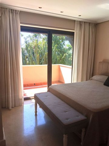 https://cdn.resales-online.com/public/68phfbom2h/properties/11099a422fc311f0ad0102e0405b089b/w1200/32-e7f90ea5feef5e01d64d74d6b6d8a834.jpg?v=1747230118