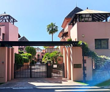https://cdn.resales-online.com/public/68phfbom2h/properties/11099a422fc311f0ad0102e0405b089b/w1200/4-c23c0f86247804fa50226aecd8b0b2c8.jpg?v=1747230118