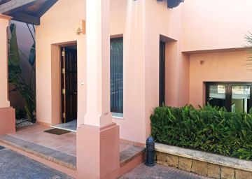 https://cdn.resales-online.com/public/68phfbom2h/properties/11099a422fc311f0ad0102e0405b089b/w1200/43-a8f5d713bac48f35147f2e8bcee96193.jpg?v=1747230118