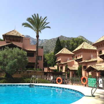 https://cdn.resales-online.com/public/68phfbom2h/properties/11099a422fc311f0ad0102e0405b089b/w1200/46-0edebaf512af70cdbc38d73d8131be5b.jpg?v=1747230118