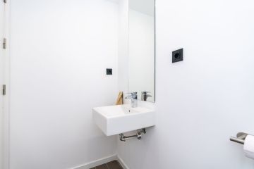 https://cdn.resales-online.com/public/c1vmnhgt2j/properties/22d85f1b2a5a11f0ad0102e0405b089b/w1200/13-5fd73dea700db77384c091ca9818b1a9.jpg?v=1747235925