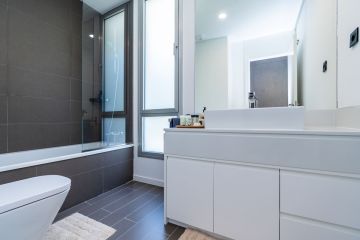 https://cdn.resales-online.com/public/c1vmnhgt2j/properties/22d85f1b2a5a11f0ad0102e0405b089b/w1200/19-d0ed7da2012a09046d307c195d98e7d6.jpg?v=1747235925