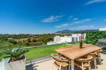 https://cdn.resales-online.com/public/c1vmnhgt2j/properties/22d85f1b2a5a11f0ad0102e0405b089b/w1200/22-bcf8e6250e0bab365f900a8ac31ac040.jpg?v=1747235925