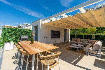 https://cdn.resales-online.com/public/c1vmnhgt2j/properties/22d85f1b2a5a11f0ad0102e0405b089b/w1200/23-79897b85162c6a486c7a4d1eb46924dd.jpg?v=1747235925