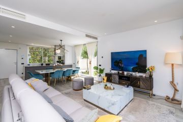 https://cdn.resales-online.com/public/c1vmnhgt2j/properties/22d85f1b2a5a11f0ad0102e0405b089b/w1200/5-3595ad71cbd87be6c3643a4285ef4791.jpg?v=1747235925
