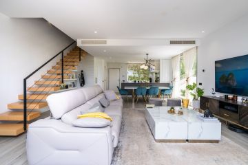 https://cdn.resales-online.com/public/c1vmnhgt2j/properties/22d85f1b2a5a11f0ad0102e0405b089b/w1200/9-467d0cee5b725f3ef65f102a0c2e69c0.jpg?v=1747235925