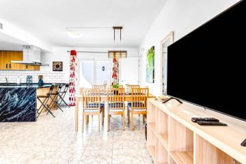 https://cdn.resales-online.com/public/fjgpr2ghnu/properties/f1f4e3c1317b11f0ad0102e0405b089b/w1200/29-7c2f312881aea9bbe9ddaeb9640e2c9a.jpg?v=1747310485