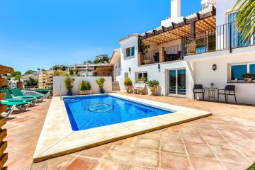 https://cdn.resales-online.com/public/fjgpr2ghnu/properties/f1f4e3c1317b11f0ad0102e0405b089b/w1200/3-e898b2bb2a2fdfd06d2c39894dce8316.jpg?v=1747310485