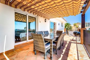 https://cdn.resales-online.com/public/fjgpr2ghnu/properties/f1f4e3c1317b11f0ad0102e0405b089b/w1200/33-f37a7fab00fce6ff6b895520b67d6d6d.jpg?v=1747310485