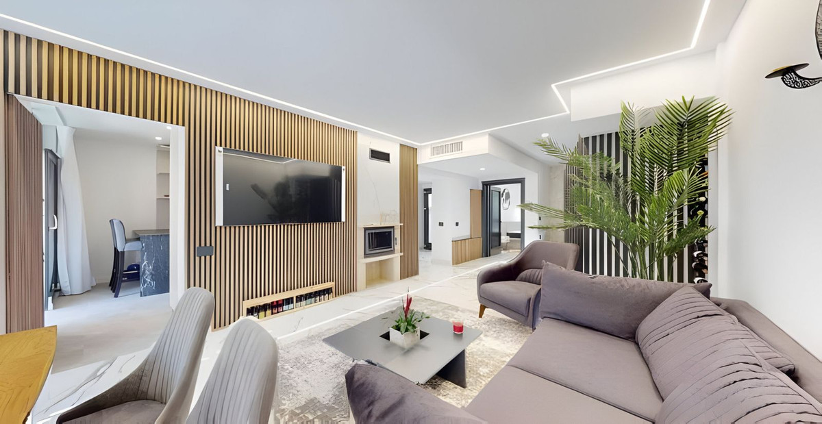 https://cdn.resales-online.com/public/qj6bbaeuy4/properties/0eae28b7319f11f0ad0102e0405b089b/w1200/1-7980e48d732b6fc85c14b43b94d2aa54.jpg?v=1747328678