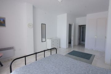 https://cdn.resales-online.com/public/sb5m6pabs6/properties/37ba0445325f11f0ad0102e0405b089b/w1200/12-53013098fcab6c38b1379cd33298e050.jpg?v=1747648833